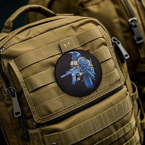 Impression Animal avec pistolet oiseau bleu avec gilet tenir pistolets Patch vert carte à jouer colère gorille noir as étiquette chapeau en <span class=keywords><strong>tissu</strong></span> à coudre - Product Image 5