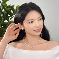 Boucles d'oreilles Huggie pour femmes, tige en argent 925, laiton plaqué or 14K, grappe de perles CZ, hypoallergéniques, cadeau de fête, vente en gros, OEM