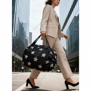 Bolso de viaje informal de gran capacidad con rejilla de diamantes Bolso de hombro de poliéster de lujo - Product Image 1