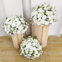 Élégantes fleurs artificielles modernes en soie blanches, hortensias et roses mélangées, faites à la main, pour centres de table élégants, salle à manger, maison, bureau, événements