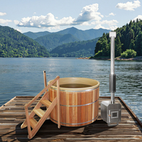 Moderne Garten-Holzbottich aus Rotzeder, rundes Außen-Whirlpool mit Holzofen für 2-6 Personen