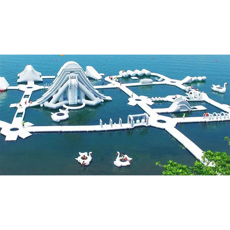 Grand équipement flottant gonflable pour activités en plein air, loisirs commerciaux, plage aquatique, parc d'île aquatique, nouveau design
