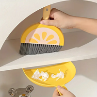 Prix d'usine : Ensemble mini balai et pelle à poussière mignon motif dessin animé pour enfants, clavier, bureau et intérieur de voiture