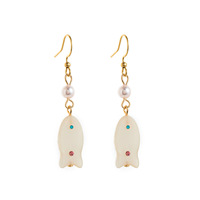 Ensemble collier et boucles d'oreilles Dopamine, perle baroque naturelle irrégulière, petit pendentif poisson, 18k