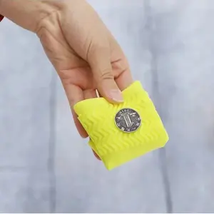 Prácticas cubiertas ligeras impermeables para zapatos, cubiertas gruesas y resistentes a la lluvia para zapatos - Product Image 4