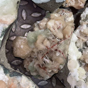 Vente en gros de pierres brutes de cristal d'apophyllite naturelle de haute qualité pour la décoration - Product Image 3
