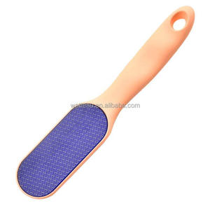 Râpe <span class=keywords><strong>à</strong></span> <span class=keywords><strong>pied</strong></span> professionnelle pour pédicure avec <span class=keywords><strong>verre</strong></span> ergonomique et poignée <span class=keywords><strong>en</strong></span> <span class=keywords><strong>plastique</strong></span> Fichier d'élimination efficace des callosités - Product Image 6