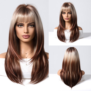 Perruque dégradée multi-tons brun doré avec frange, en couches, synthétique, fabriquée à la machine, en fibre résistante à la chaleur pour femme, pour un changement de style rapide. - Product Image 2
