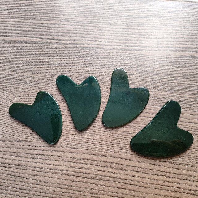 High Quality Cosmic Green Nephrite Jade Facial Gua Sha Tool Stone Sculpting Massage for Face Application