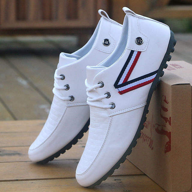 2024 New Style Slip-on Peas Shoes Sneakers Men White Casual Walking Style Shoes