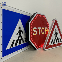 Panneaux de signalisation routière à LED solaires haute visibilité avec réflecteurs d'avertissement clignotants pour marquage d'arrêt et signalisation de circulation solaire