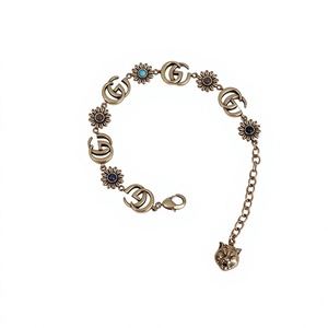 <span class=keywords><strong>Bracciale</strong></span> di Lusso con Doppia G e Motivo Floreale Margherita in Pietra Naturale, Vendita Diretta dalla Fabbrica, Ideale per Occasioni Eleganti - Product Image 4