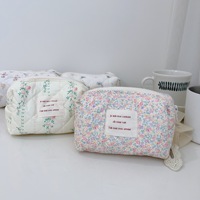 Trousse de maquillage en coton personnalisée trousse beauté mignonne matelassée trousse de toilette pour femmes fermeture éclair organisateur voyage sacs à cosmétiques gonflés