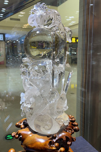 Chine Donghai <span class=keywords><strong>cristal</strong></span> artisanat Top qualité naturel sculpté à la main clair Quartz Statue <span class=keywords><strong>Figurine</strong></span> pour la décoration <span class=keywords><strong>de</strong></span> la maison - Product Image 2