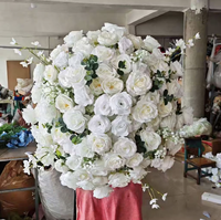 Décoration de mariage en gros, boule de fleurs ronde en soie rouge, fausse boule de fleurs rouge foncé, centre de table pour mariage