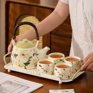 Caja de regalo moderna Juego de té Tetera de cerámica floral con tazas de té Juego de fiesta de té para mujer para 4 - Product Image 2