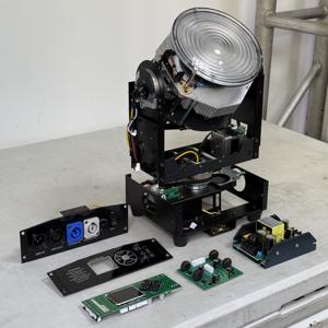 Hot Selling Led Stage Moving Head Light 200W Zoom Wash Warm/Cold White <strong>Dj</strong> Event Party Show Performance Equipment - Product Image 2