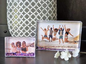 Cadre photo en plastique transparent 4x6 flottant et scintillant en acrylique avec liquide pailleté pour cadeau - Product Image 3