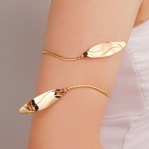 Bracelet ouvert floral Jingciren Boutique, best-seller transfrontalier, géométrique, luxe léger, de niche, emballage cadeau haut de gamme et élégant - Product Image 6