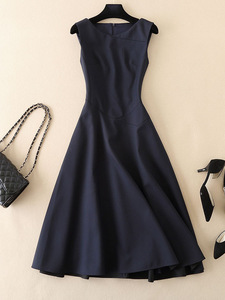 ชุดเดรสสีดำแขนกุดทรงเข้ารูปสุดหรูสำหรับฤดูร้อนใหม่ - Product Image 2