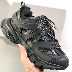 Zapatillas Deportivas Unisex de Alta Calidad Track 3.0 con Luces LED, Suela Gruesa Retro, Cuero Genuino, Transpirables para Exteriores - Product Image 5