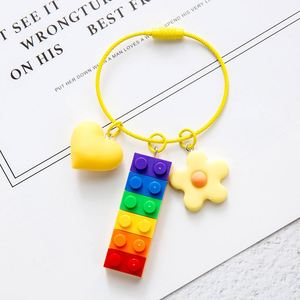 Porte-clés Briques Arc-en-ciel Joyeuses, Breloque de Sac Colorée et Accessoire pour Clés, Clip de Chaîne Décoratif Amusant pour Usage Quotidien - Product Image 3