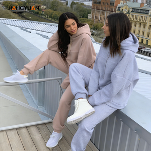 Tute da Donna Personalizzate di Alta Qualità, Felpe Oversize e Pantaloni Sportivi Streetwear, Set di 2 Pezzi, Produttori di Abbigliamento - Product Image 2