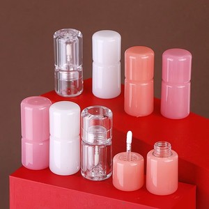 عرض سعر العروض زجاجات ملمع شفاه صغيرة فارغة ملونة بعلامة خاصة مخصصة 3 * أطفال ظريفين مع عصا - Product Image 1