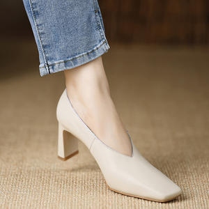 รองเท้าโลฟเฟอร์หนังพื้นนิ่มพรีเมียม สไตล์เจ้าสาว สวมใส่ง่าย แฟชั่นมาแรงปี 2026 ฤดูร้อน-ใบไม้ร่วง สไตล์ฝรั่งเศส แมรี่เจน ส้นสูงลำลอง - Product Image 3