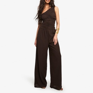 Mono Informal Holgado de Moda Personalizado por el Fabricante, Mono de Rayón de Lujo con un Hombro Descubierto y Plisado para Mujer - Product Image 1