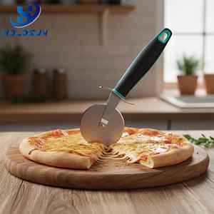 ที่ตัด<span class=keywords><strong>พ</strong></span>ิซซ่าแบบ<span class=keywords><strong>ว</strong></span>งกลม สแตนเลสอย่างดี ปลอดภัยสำหรับอาหาร <span class=keywords><strong>พ</strong></span>ร้อมด้ามจับยางอย่างดี ใช้งานง่าย สำหรับตัดอาหาร  รับทำโลโก้ตามสั่ง - Product Image 4