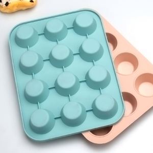 Moule à cupcakes en silicone antiadhésif de qualité alimentaire à 12 cavités avec support pour la cuisson de gâteaux et de savons - Product Image 3