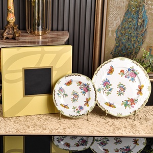 Juego de Platos de Porcelana con Diseño Floral de Mariposas, Vajilla Decorativa de Porcelana Fina para Decoración de Mesa de Boda, Venta al Por Mayor - Product Image 1