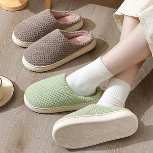 Intérieur Chambre Fond épais Maison Ananas Plaid Motifs Couleurs unies Chaud Confortable Doux Chaussures plates Pantoufles - Product Image 2