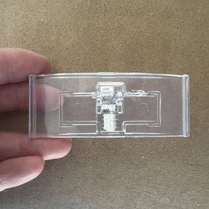 Badge transparent en plastique interchangeable avec pince crocodile pour l'affichage de nom sur papier, idéal pour les supermarchés et les lieux de travail - Product Image 1