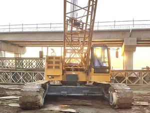 Grúa sobre orugas oficial XGC75 XCMG China 75t Grúa de elevación de <span class=keywords><strong>segunda</strong></span> <span class=keywords><strong>mano</strong></span> Precio a la venta - Product Image 2