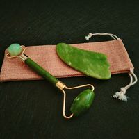 Ensemble de rouleaux de jade Xiuyan beauté DIY en boîte Ensemble de rouleaux de jade Gua Sha Produits de massage pour l'amincissement du visage