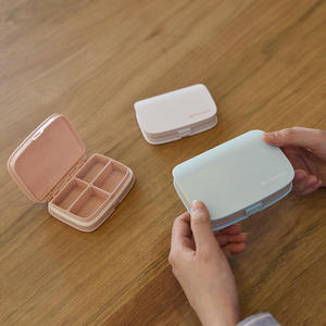 Vente en gros Trousse à pilules de voyage personnalisée 6 grilles, petite boîte de rangement transparente à compartiment rectangulaire en plastique - Product Image 3