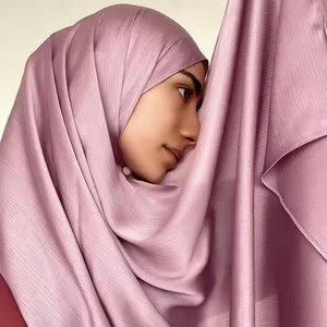 Sharut venta al por mayor de alta calidad Tudung señora arrugado liso satén bufanda caja chal abrigo musulmán mujeres plisado crepé mancha seda Hijab - Product Image 2