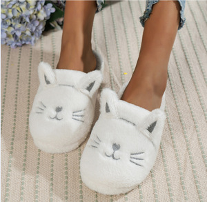 Chaussons plats pour femmes les plus populaires avec semelle en TPR, doublure en peluche, chaussons en fourrure pour femmes de la meilleure qualité - Product Image 6