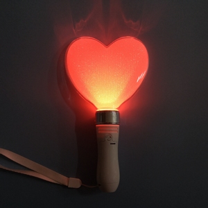 Logotipo de personalización Fiesta en forma de corazón Evento de concierto Dark LED stick <span class=keywords><strong>Glowstick</strong></span> - Product Image 5