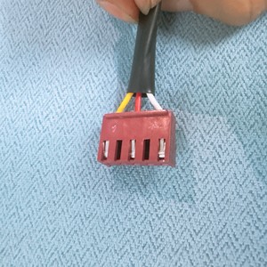 Moteur extérieur de climatiseur Hisense 2228890.C ZKFN-30-10-19L 30W DC sans balais en résine - Product Image 2