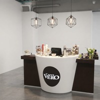 Comptoir de service en pierre artificielle résistant aux rayures, durée de vie de 10 ans, pour café, avec logo personnalisé