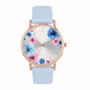 <span class=keywords><strong>Montre</strong></span> analogique à quartz pour <span class=keywords><strong>femme</strong></span> S.Oliver avec mouvement <span class=keywords><strong>SEIKO</strong></span>, bracelet en silicone, argent, résistance à l'eau 3 bars, livrée avec boîte cadeau - Product Image 1