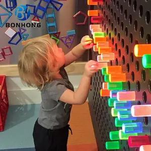 Bonhong maßgeschneidertes hochwertiges fantastisches Pixel-Pegs-Licht-Halterungs-Wandspielzeug für Kinder