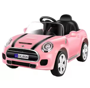 Une <span class=keywords><strong>voiture</strong></span> électrique à deux moteurs et alimentée par batterie, utilisée par des enfants. - Product Image 1