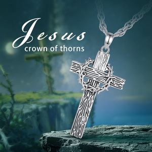 Collar con Colgante de Cruz Plateado, Diseño de Corona de Espinas con Textura de Madera, Joyería Religiosa Católica al por Mayor para Hombre - Product Image 5