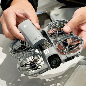 Vente en gros <span class=keywords><strong>DJI</strong></span> Neo <span class=keywords><strong>2</strong></span> Fly More <span class=keywords><strong>Combo</strong></span> <span class=keywords><strong>Prix</strong></span> de gros Stock authentique original Drone 4K 60fps anti-vent avec décollage de la paume pour revendeurs Offres - Product Image 4