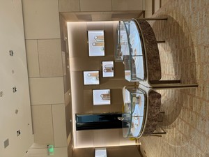 ชั้นวางรองเท้าติดผนังไม้ดีไซน์ทันสมัยสำหรับร้านค้า <span class=keywords><strong>ONI</strong></span> Shopfitting พร้อมเคาน์เตอร์โชว์กระเป๋าแบบกำหนดเองได้ - Product Image 3