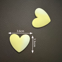 Vente en gros de breloques en résine plates de 35 mm pour la décoration des cheveux, accessoires de téléphone portable DIY, forme cœur rouge, grandes breloques
